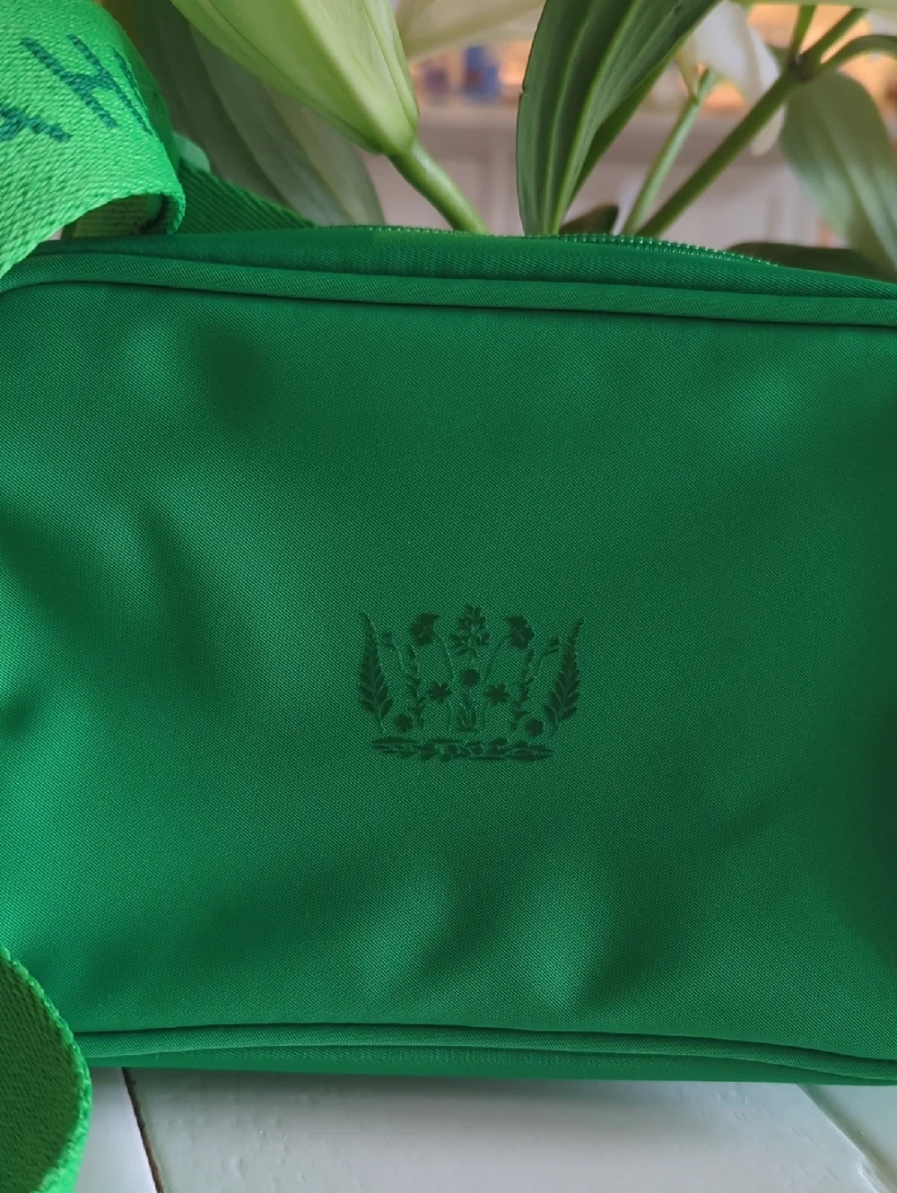 NEW Bumbag Adjustable Bright Green 💚 - Picture 2 of 5